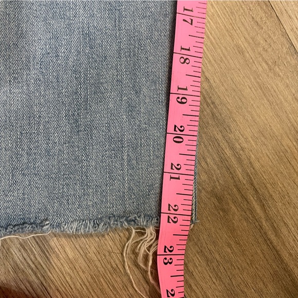 Old Navy Low-Rise Boyfriend Straight Cut-Off Jeans, size 16 Petite - Picture 8 of 10